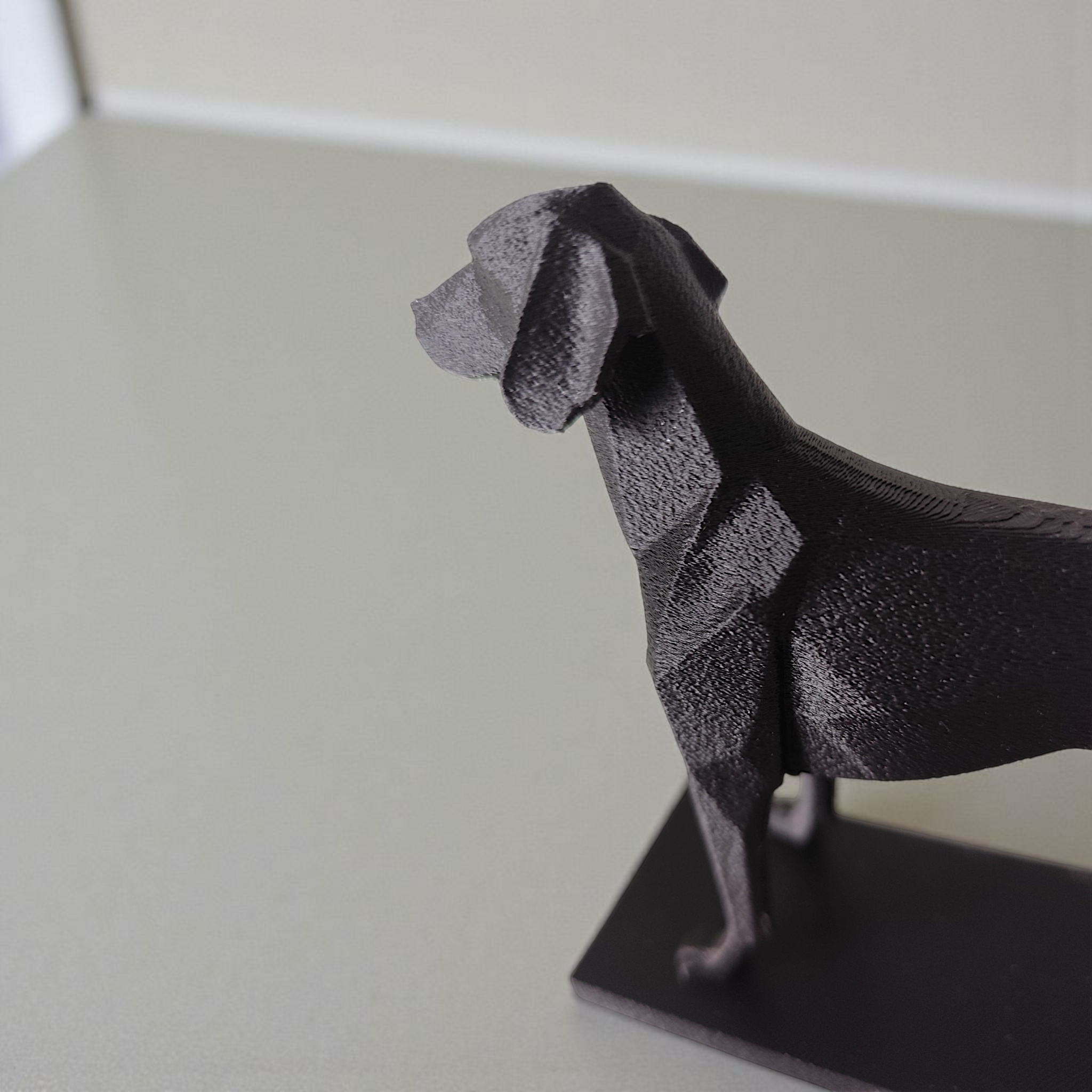 Minimalist hunting dog in low-poly design 3D print product image 4 by Deltaprints