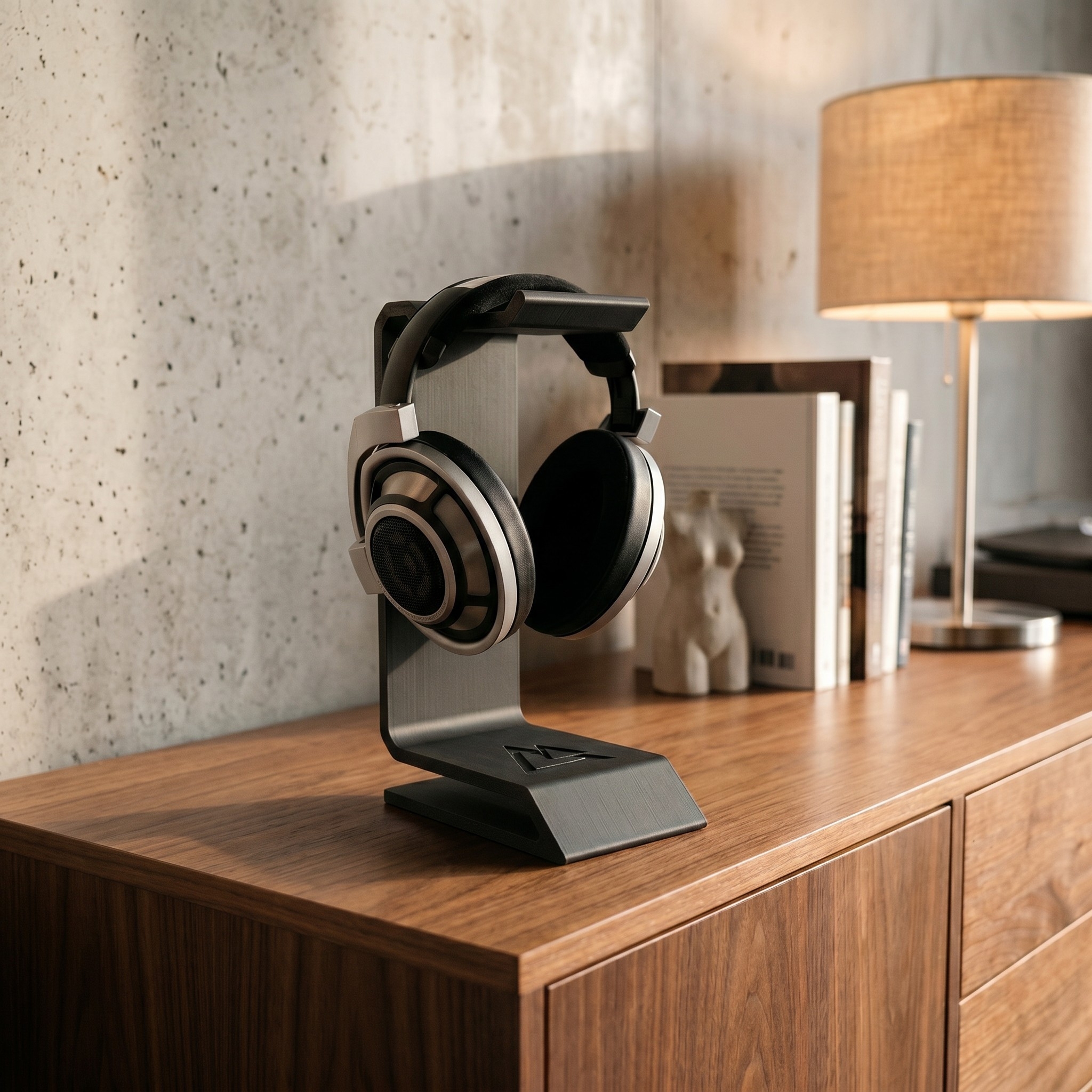 „Delta“ Headphone Stand – Stealth Look 3D print product image 3 by Deltaprints