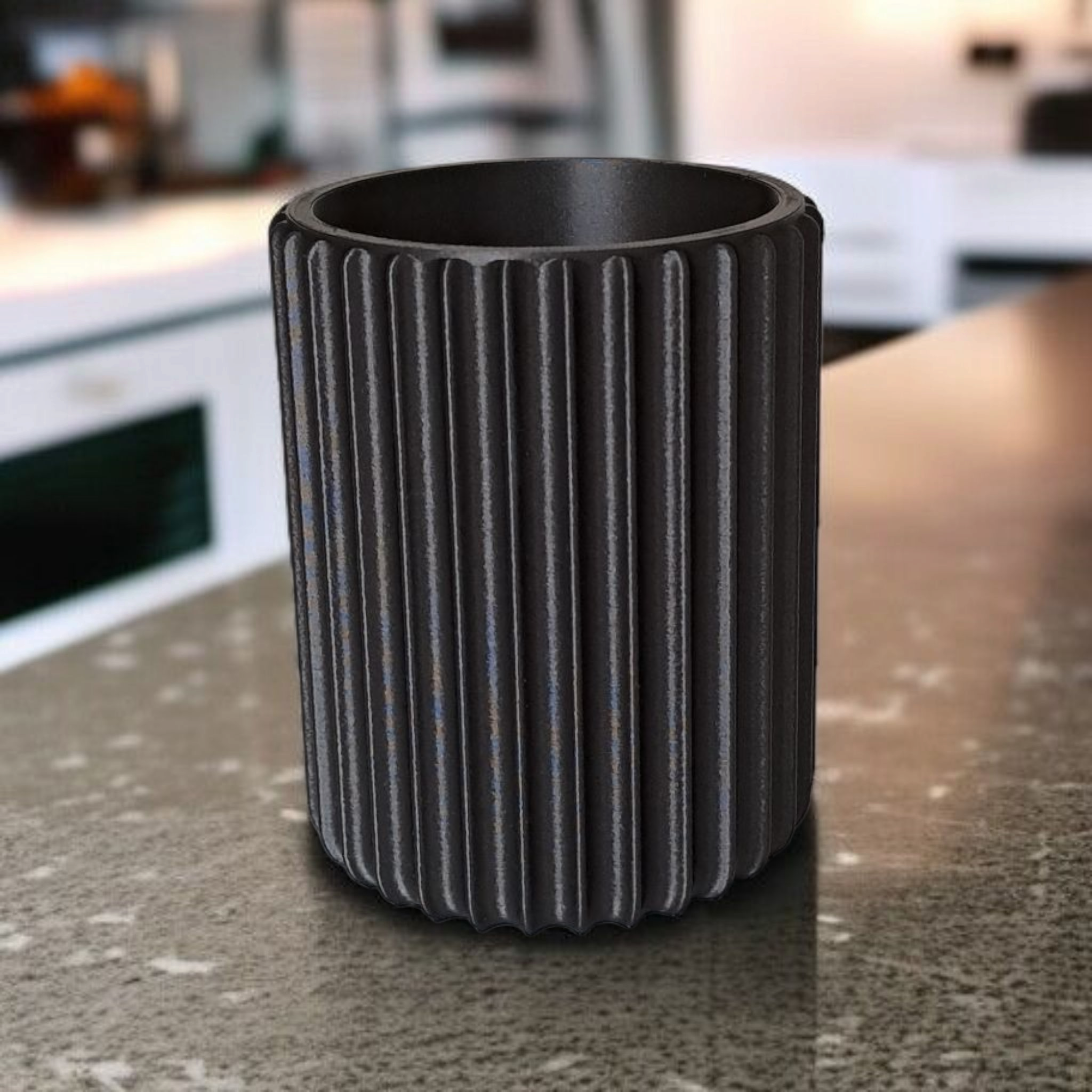 Ribbed pen holder with fine surface structure 3D print product image 4 by Deltaprints