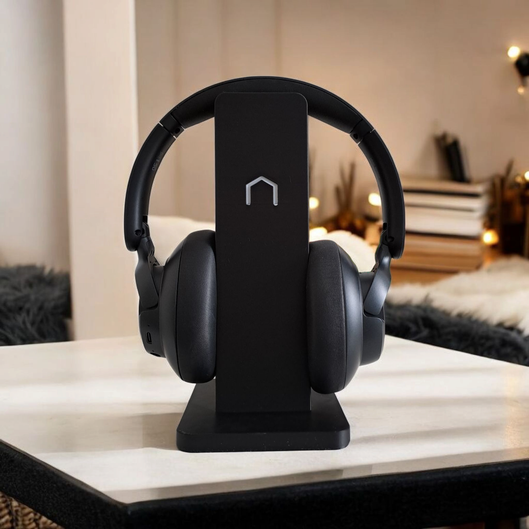 Modern Minimlist Headphone Holder 3D print product image 2 by Deltaprints