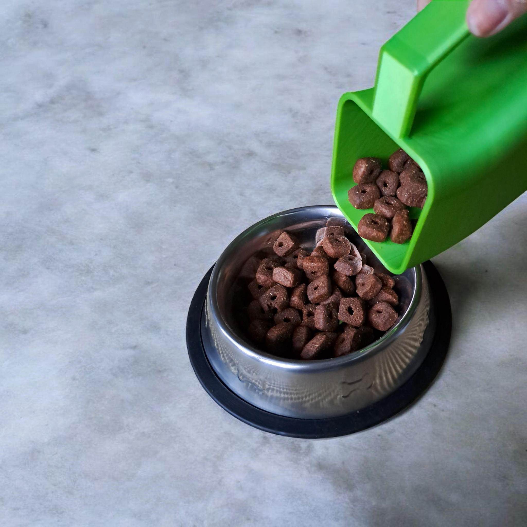Modern Curved Pet Food Scoop 3D print product image 3 by Deltaprints
