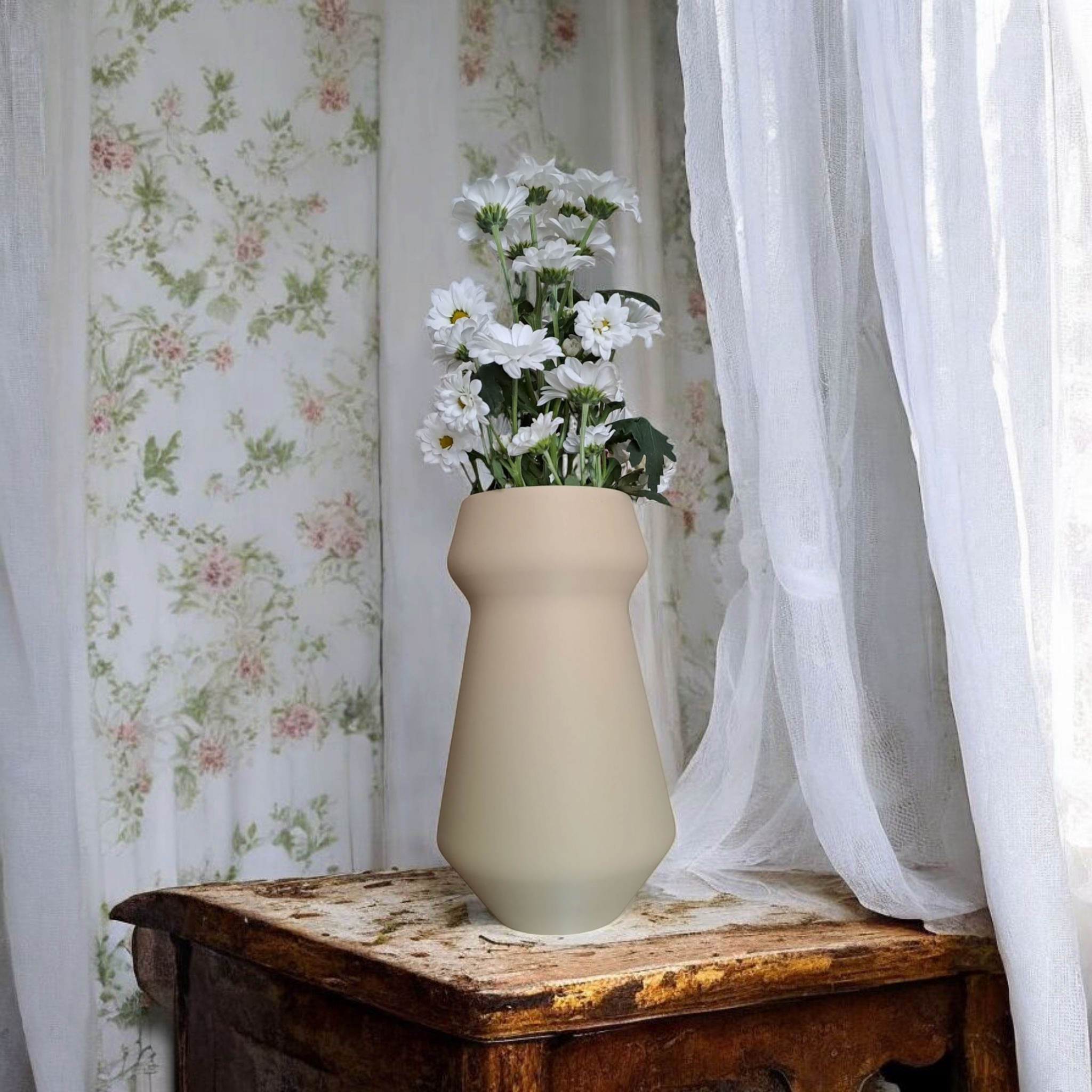 Minimalist Cone Vase “Athen” 3D print product image 4 by Deltaprints