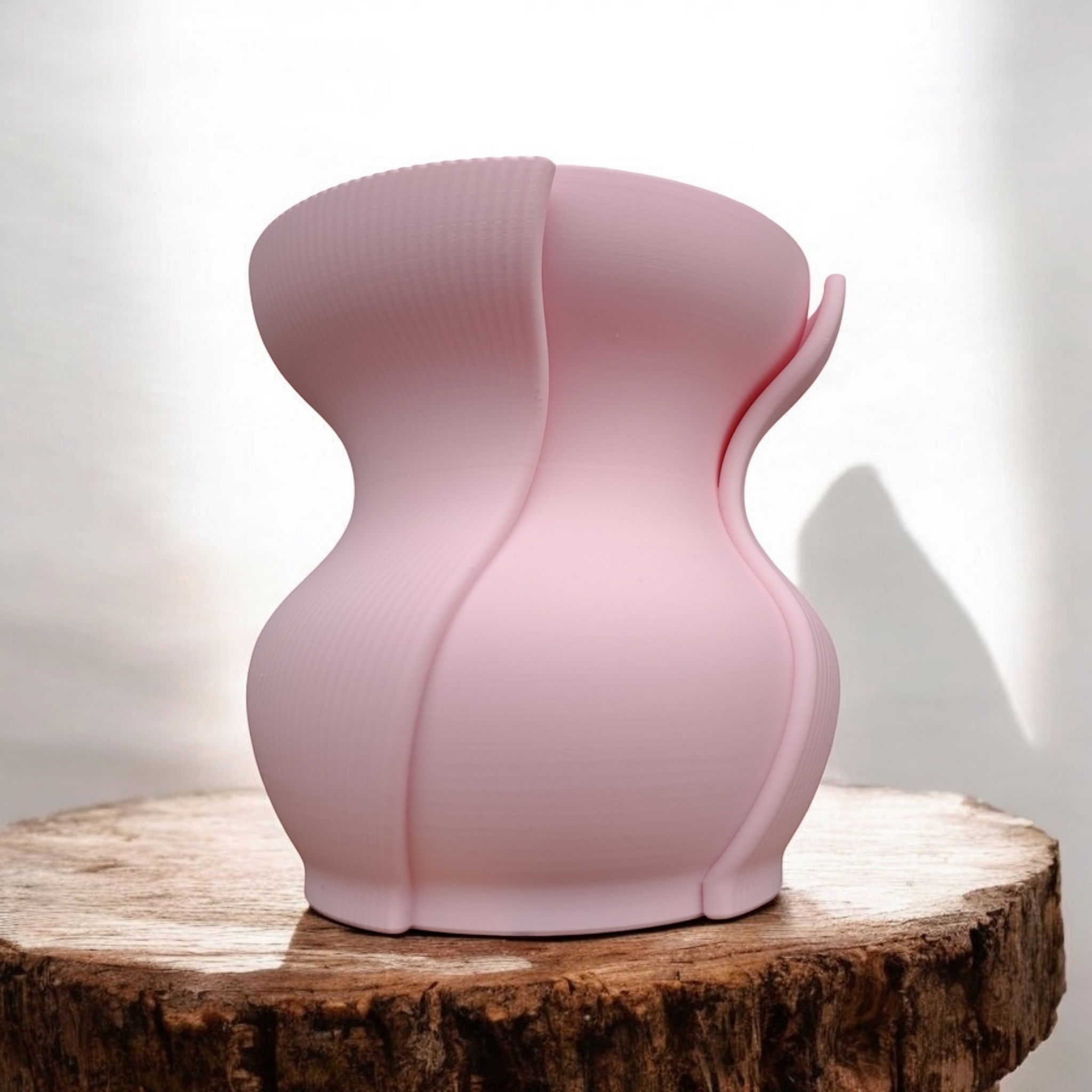 Ribbed Design Vase „Aera“ 3D print product image 2 by Deltaprints