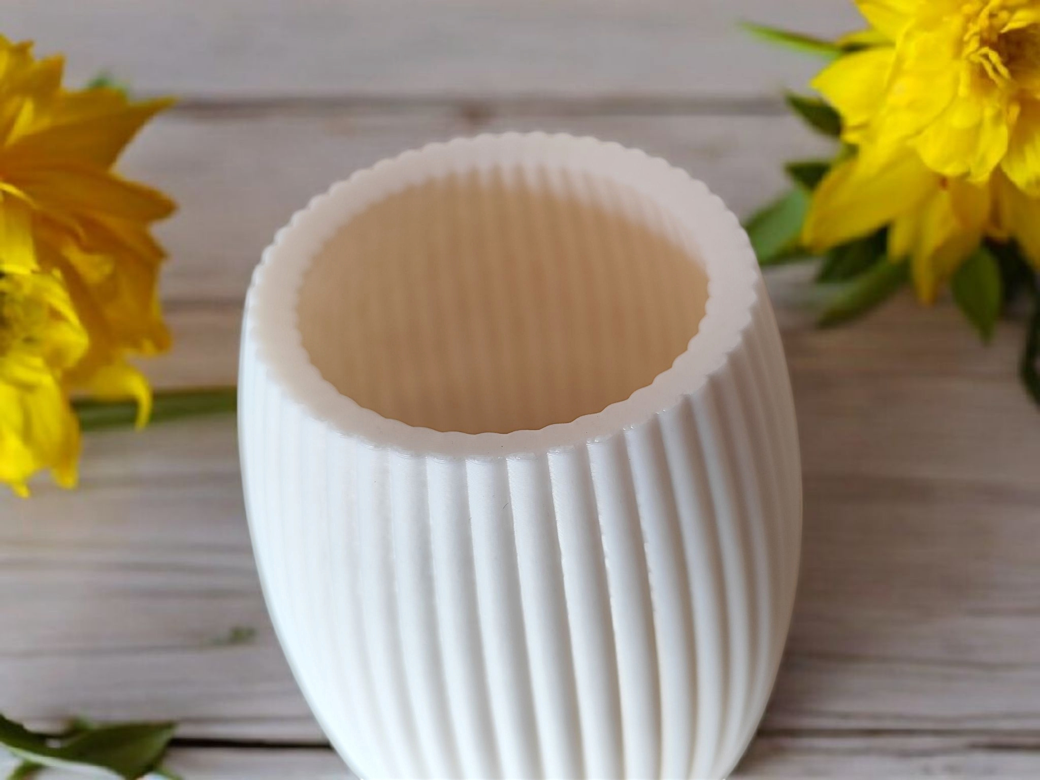 Ribbed Design Vase „Alexia“ 3D print product image 4 by Deltaprints