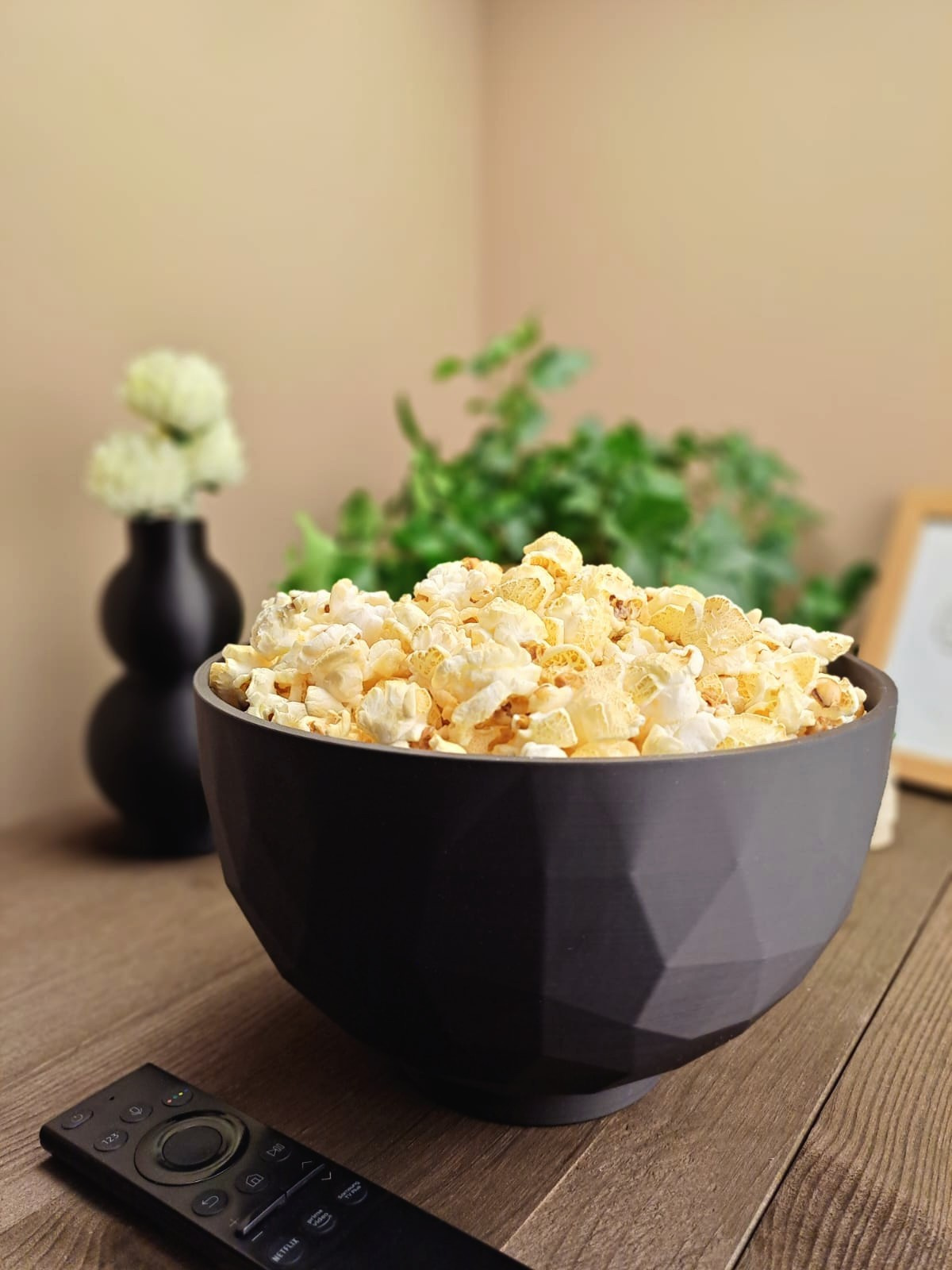 Designer Low Poly Big Bowl with Foot 3D print product image 2 by Deltaprints