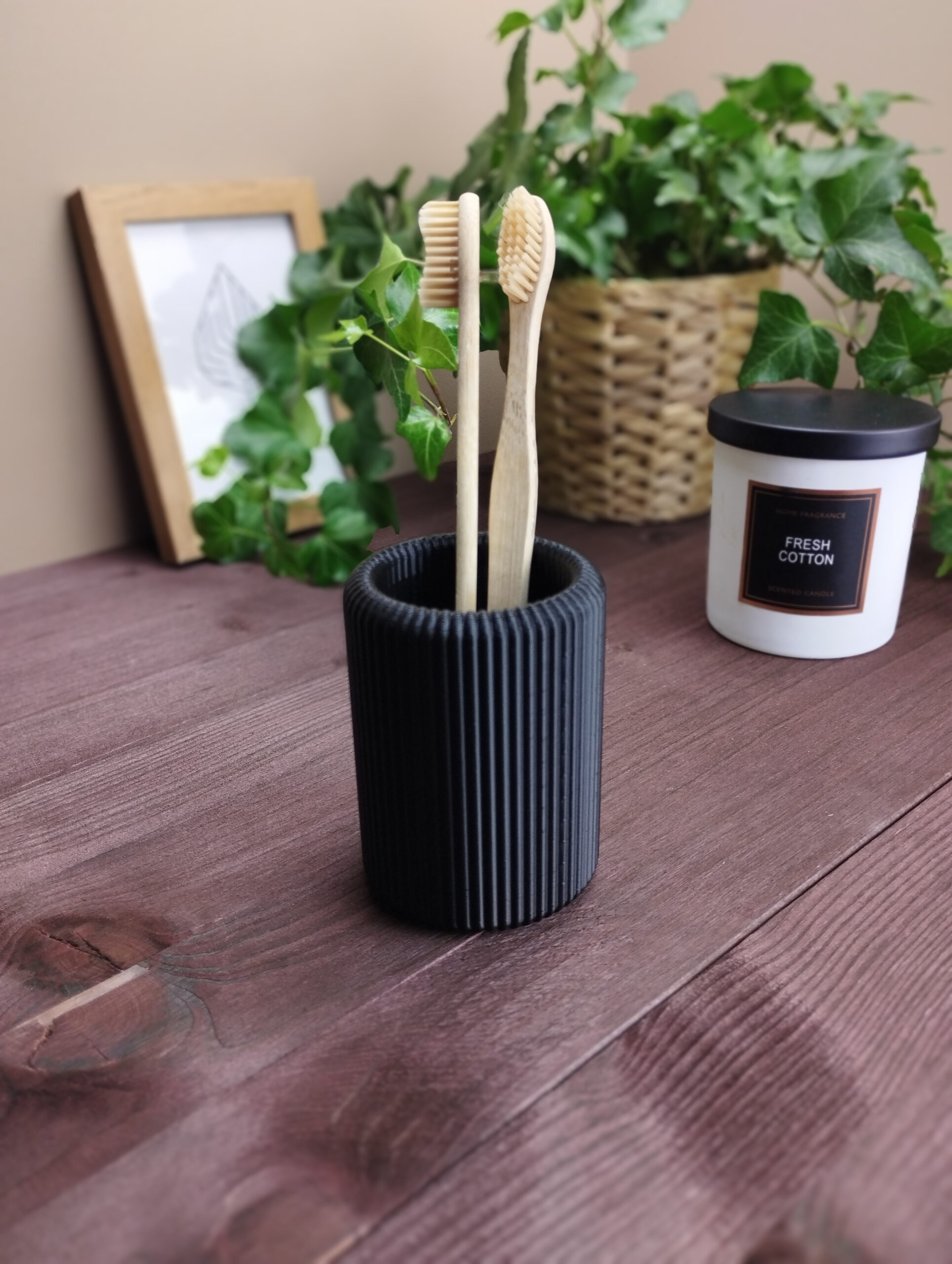 Modern Ribbed Toothbrush and Toothpaste Holder 3D print product image 2 by Deltaprints