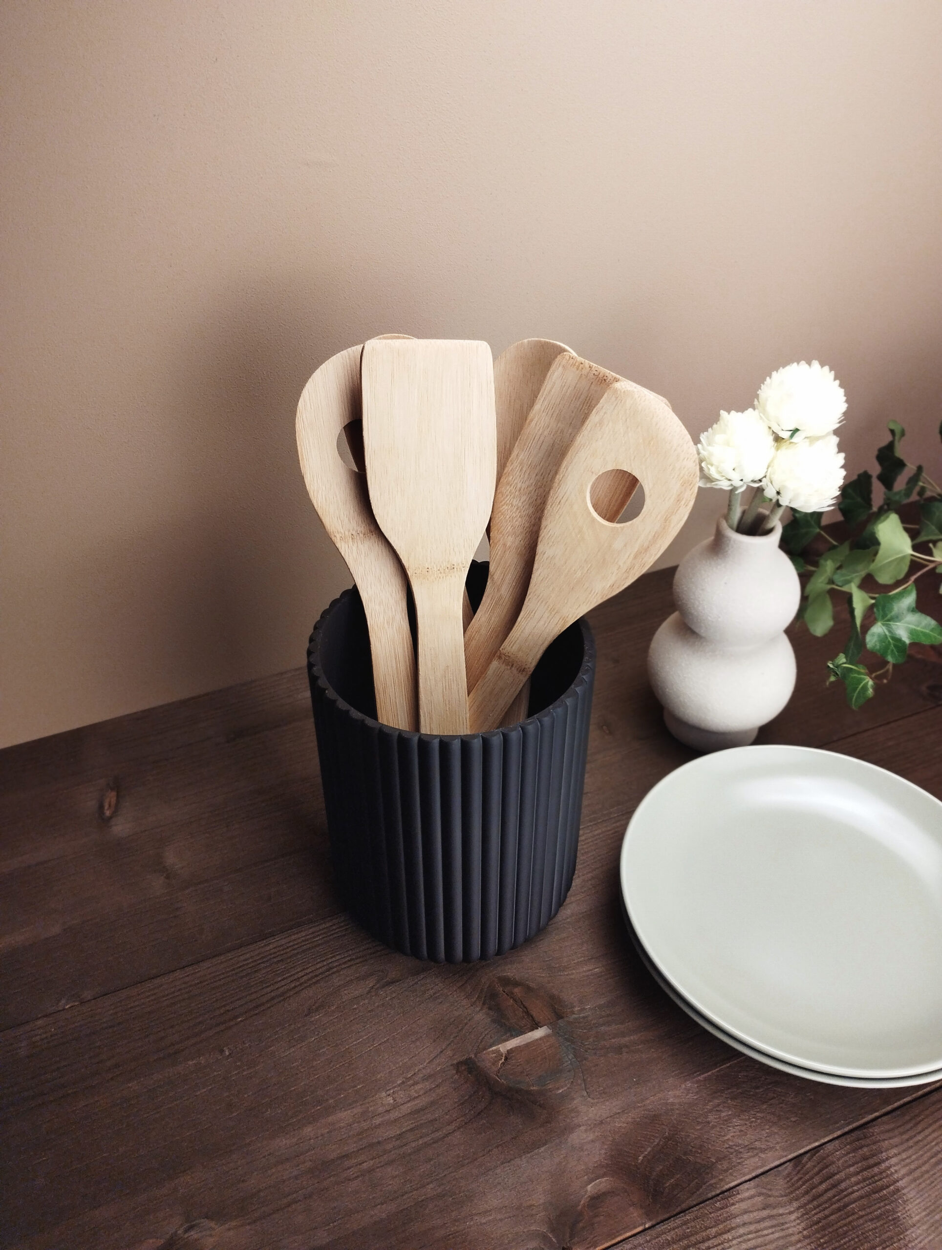 Ribbed Kitchen Utensil Holder, Utensil Basket 3D print product image 2 by Deltaprints