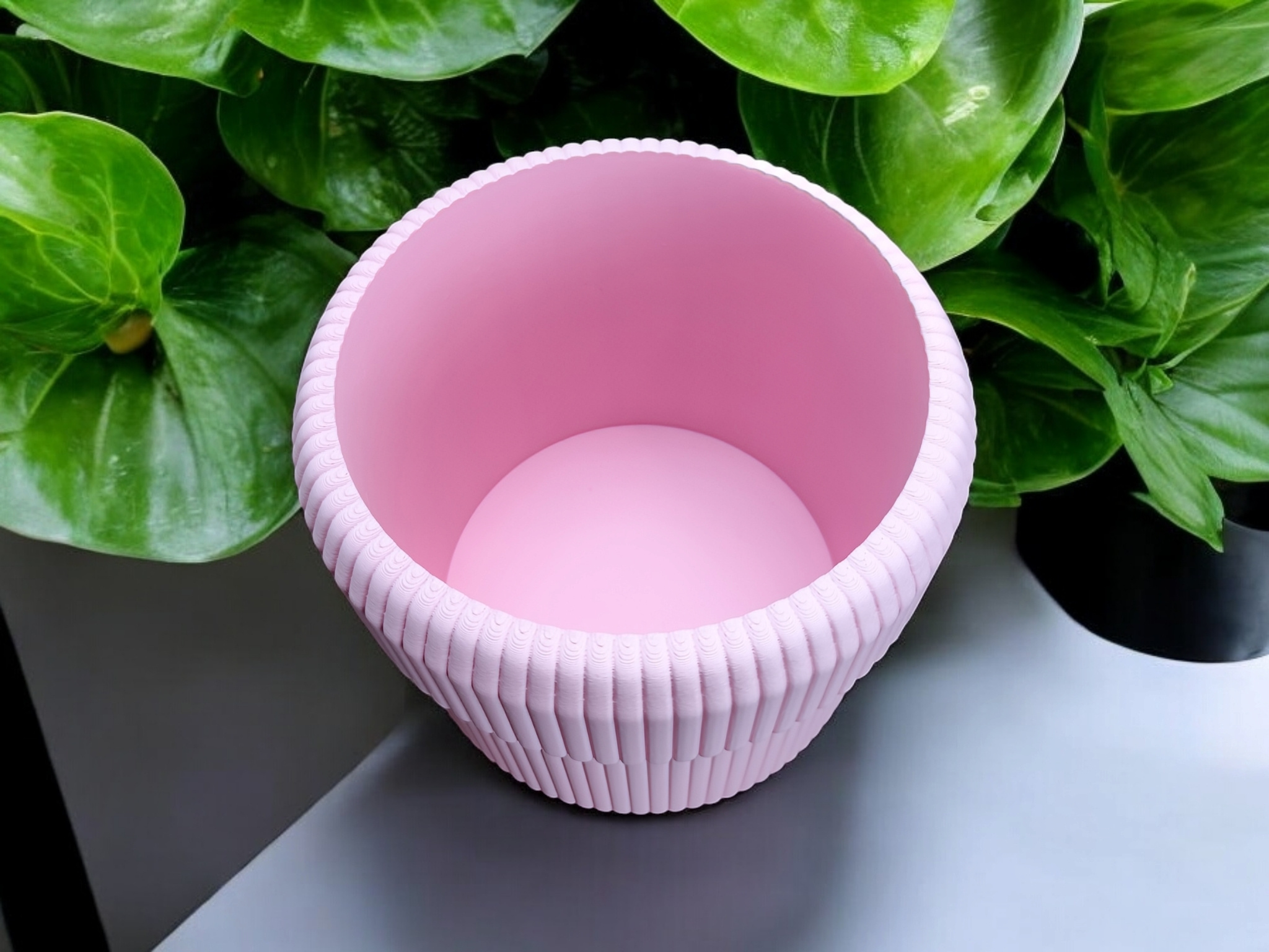 Modern Ribbed Plant Pot „Venlo“ 3D print product image 3 by Deltaprints