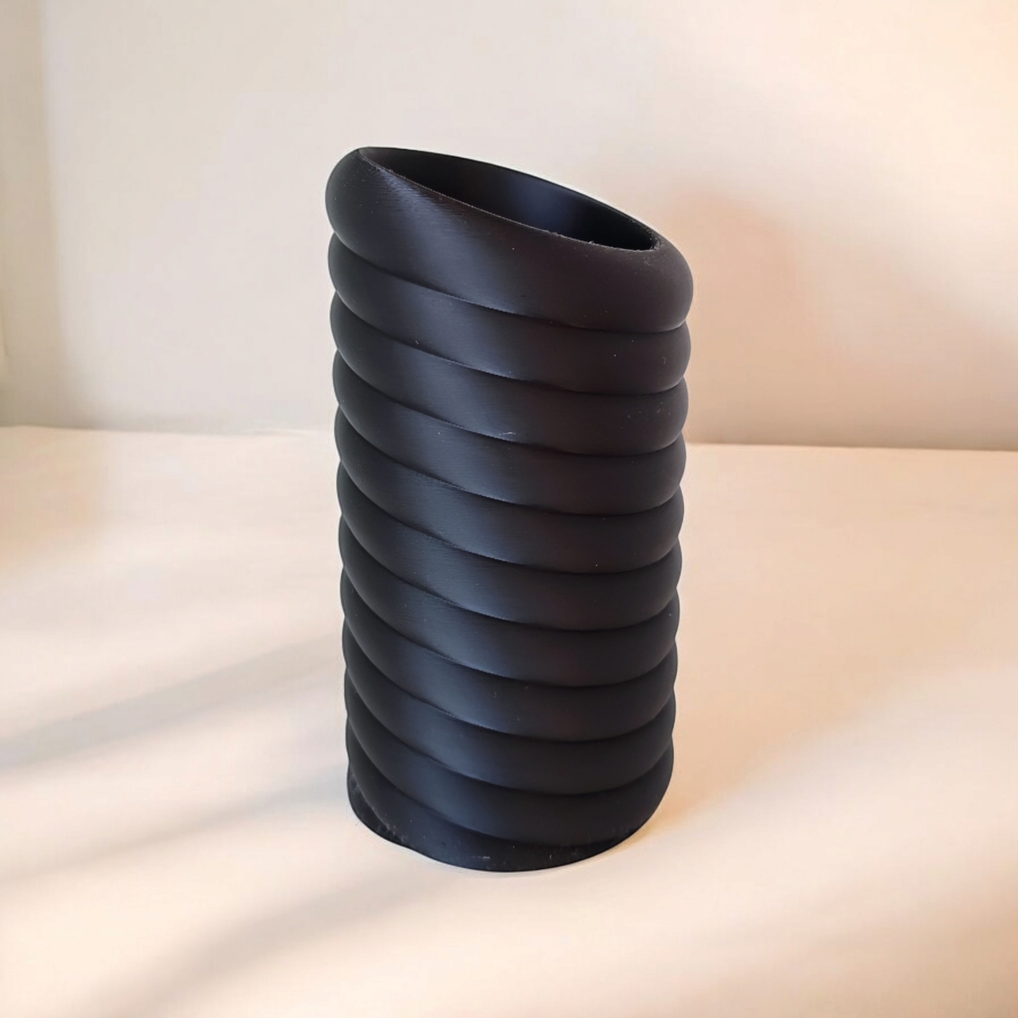 Torus Design Vase „Swirly“ 3D print product image 3 by Deltaprints
