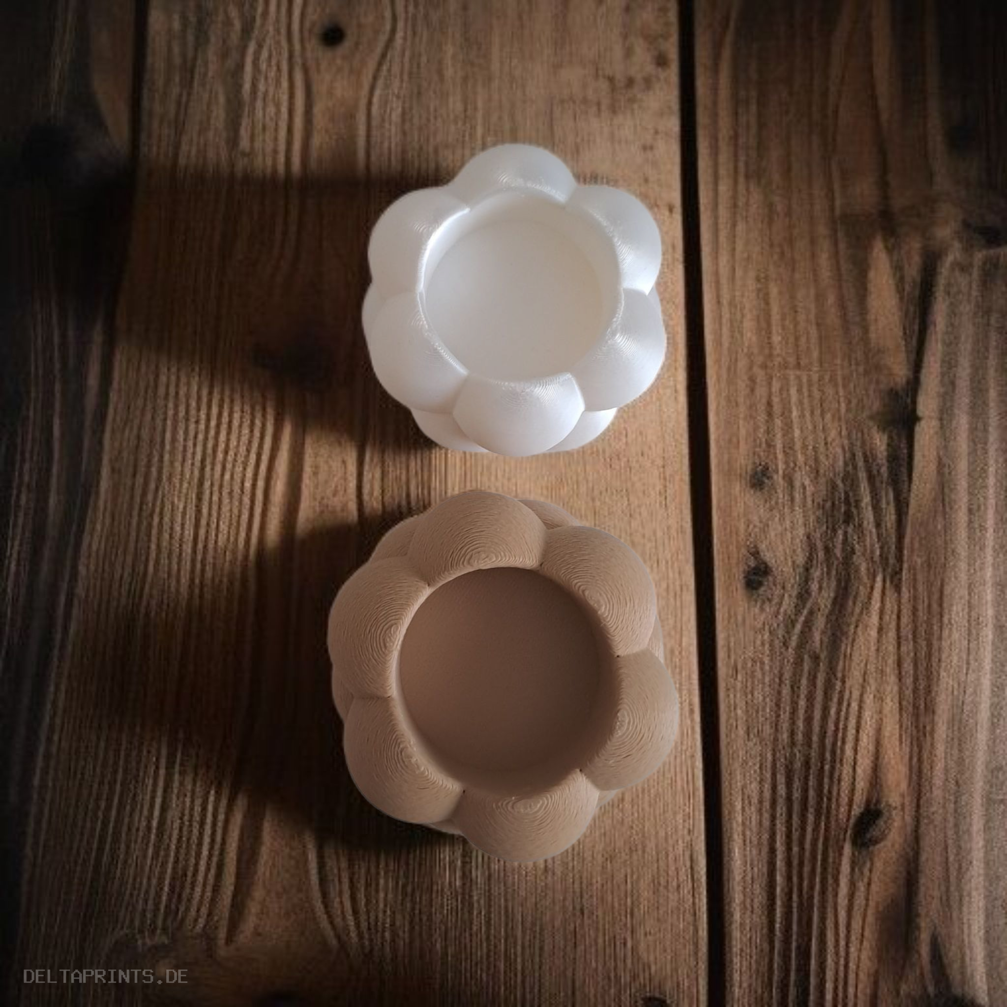 Big Bubbles Tealight Candle Holder Set 3D print product image 2 by Deltaprints