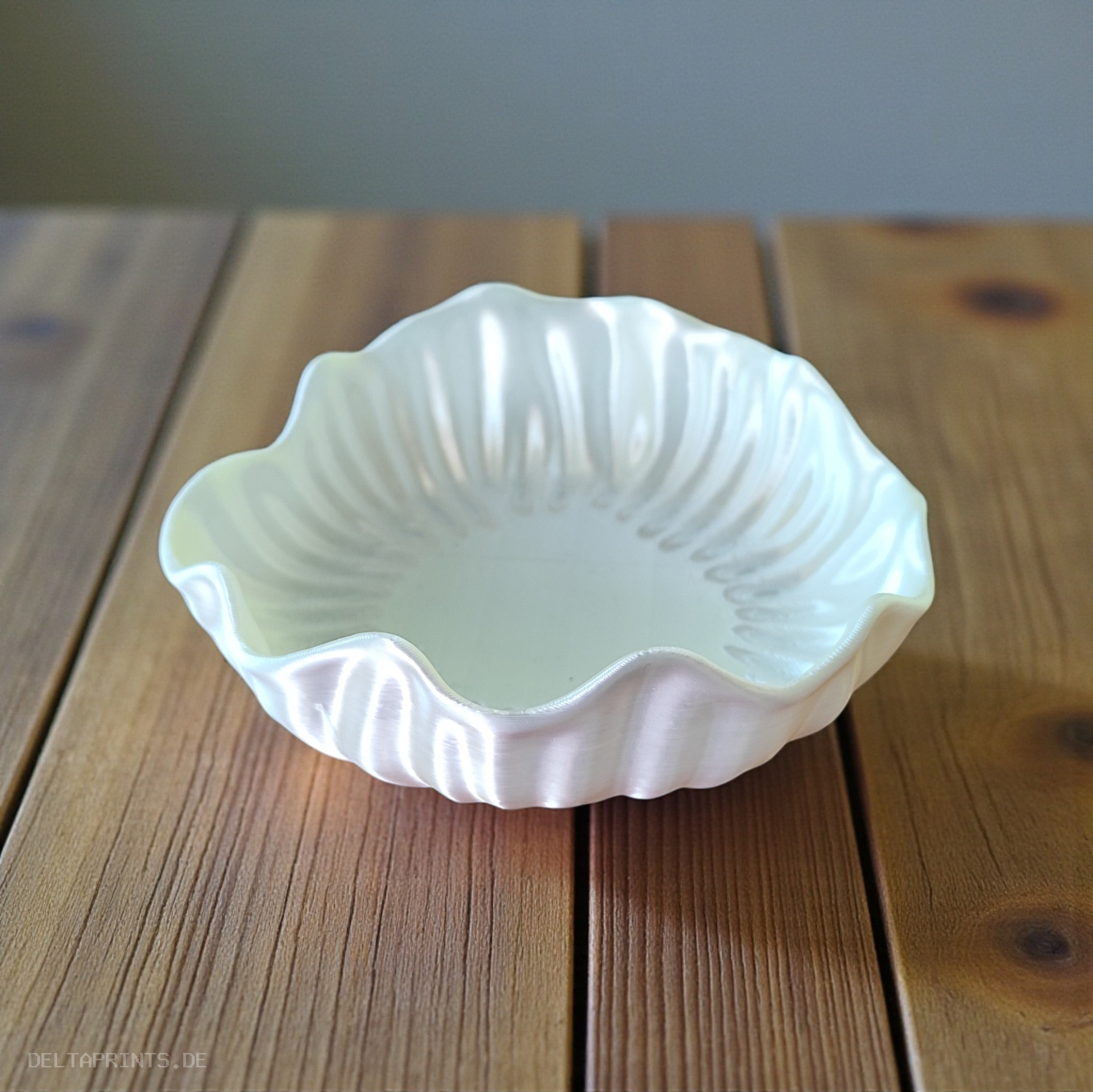 Glossy Seashell Bowl Version Two 3D print product image 3 by Deltaprints