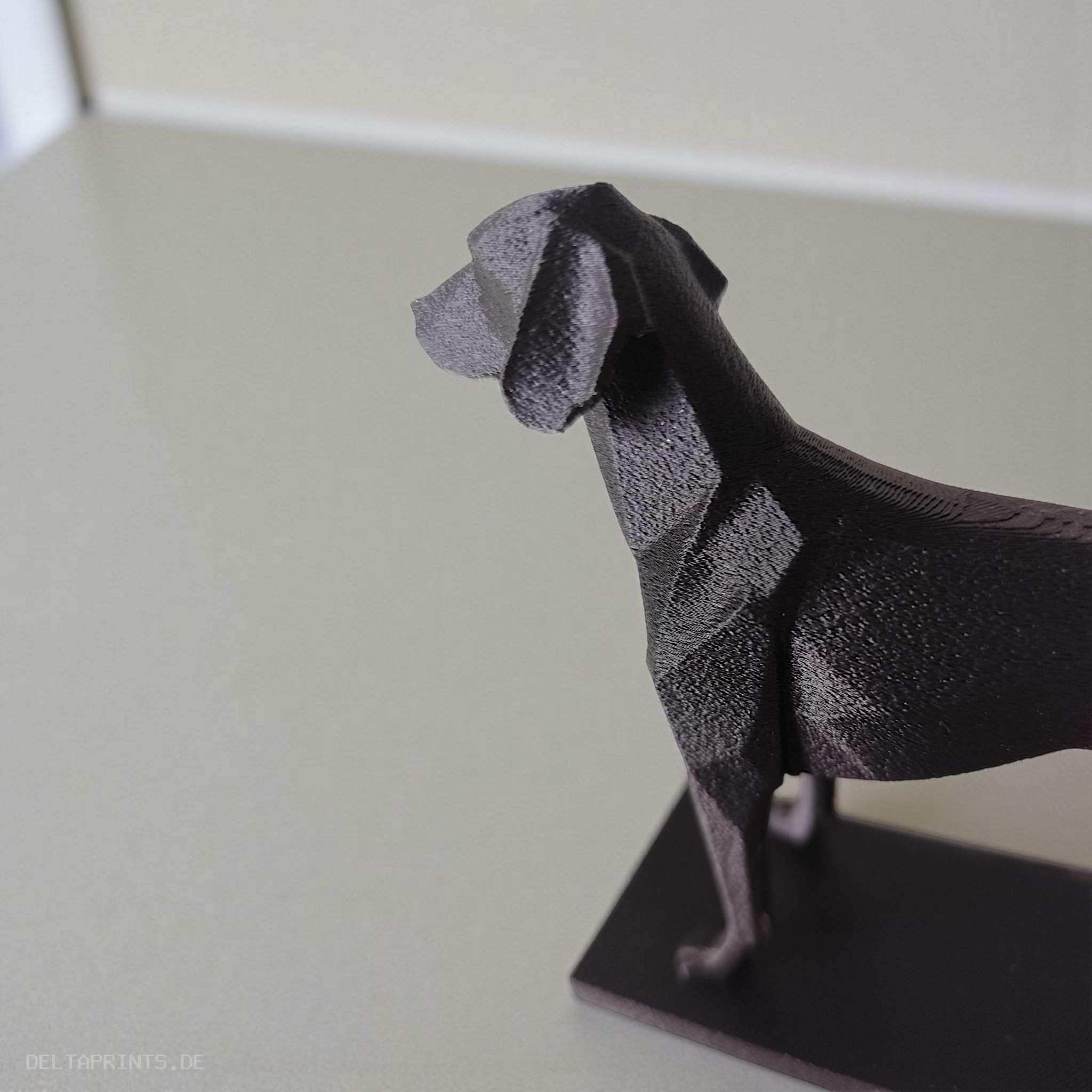 Minimalist hunting dog in low-poly design 3D print product image 4 by Deltaprints