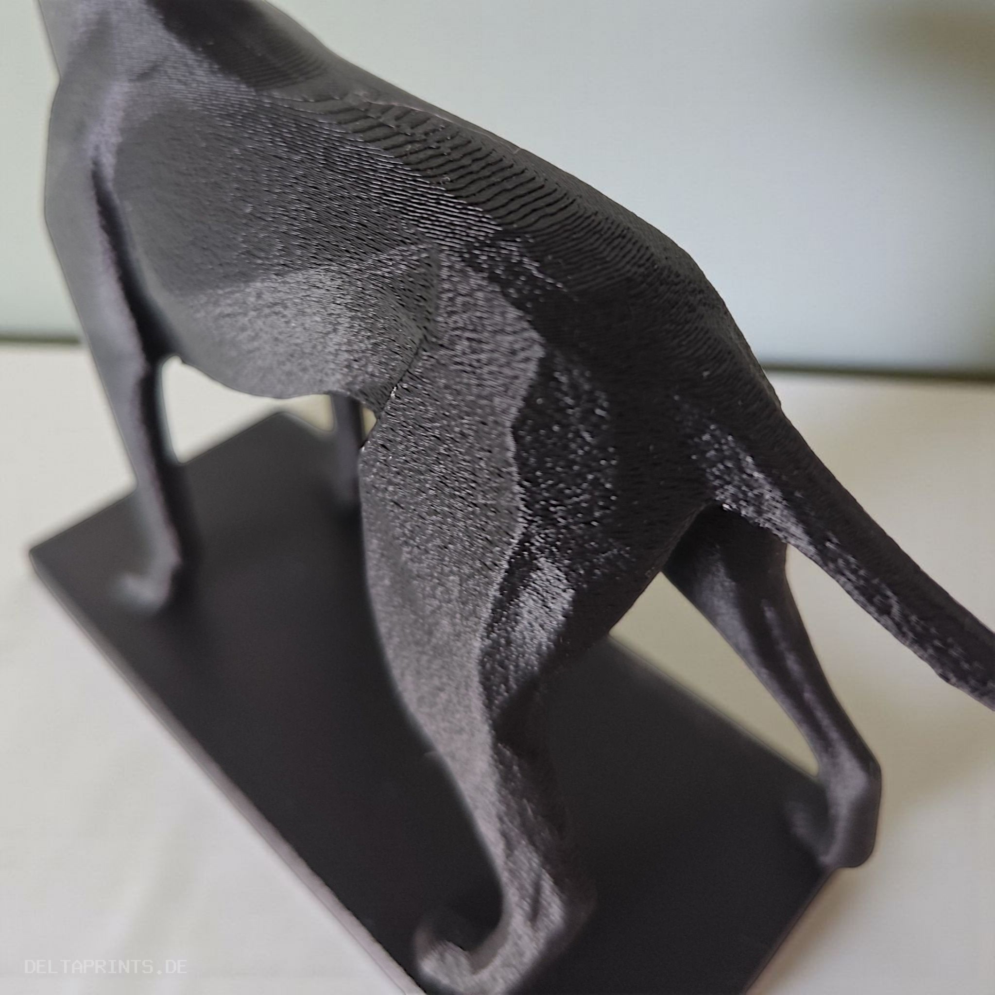 Minimalist hunting dog in low-poly design 3D print product image 3 by Deltaprints