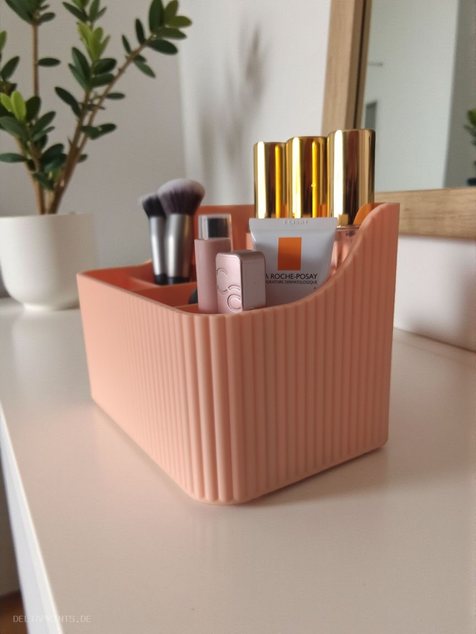 Ribbed makeup organizer with six compartments 3D print product image 3 by Deltaprints