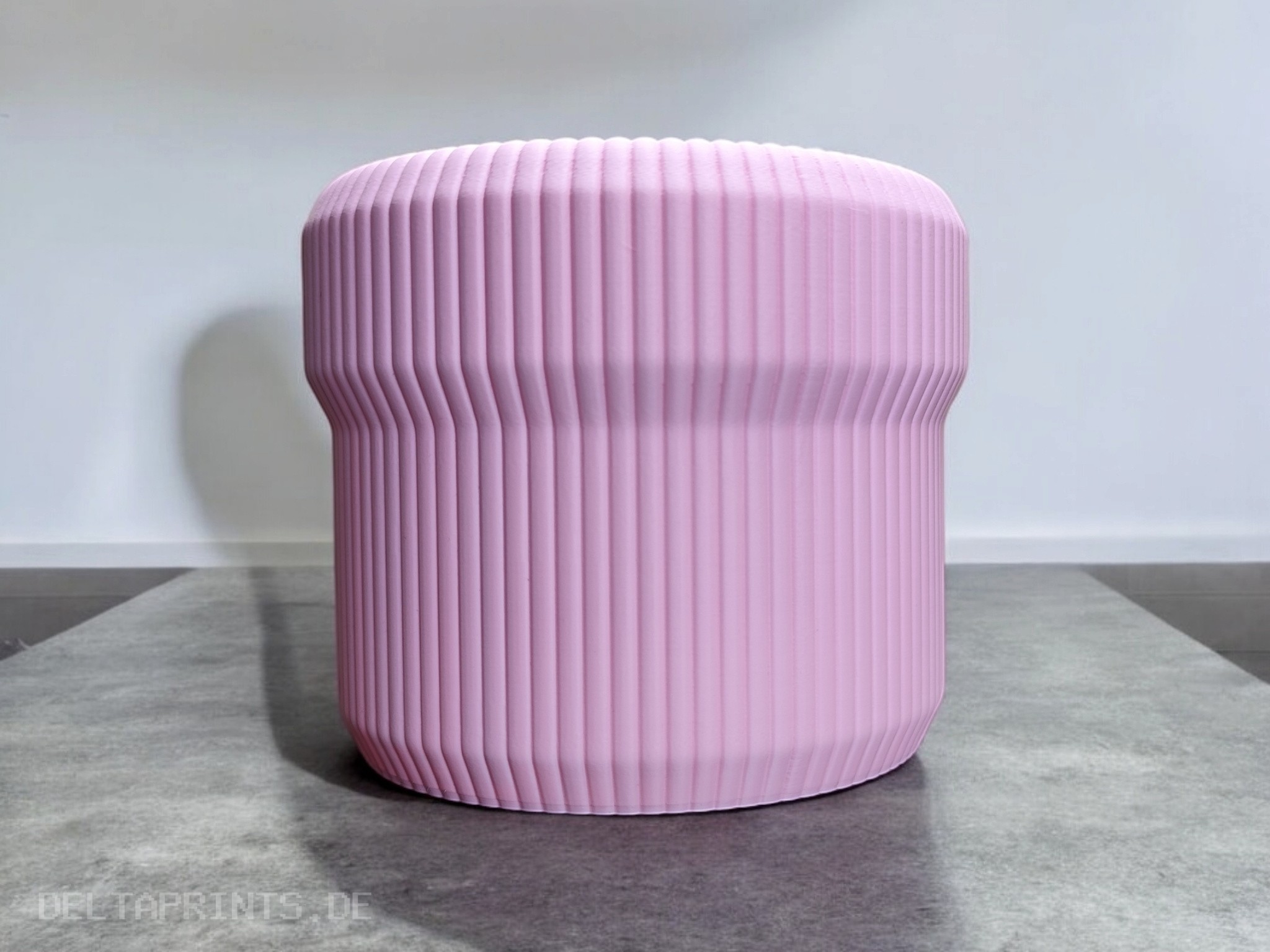 Modern Ribbed Plant Pot „Venlo“ 3D print product image 4 by Deltaprints