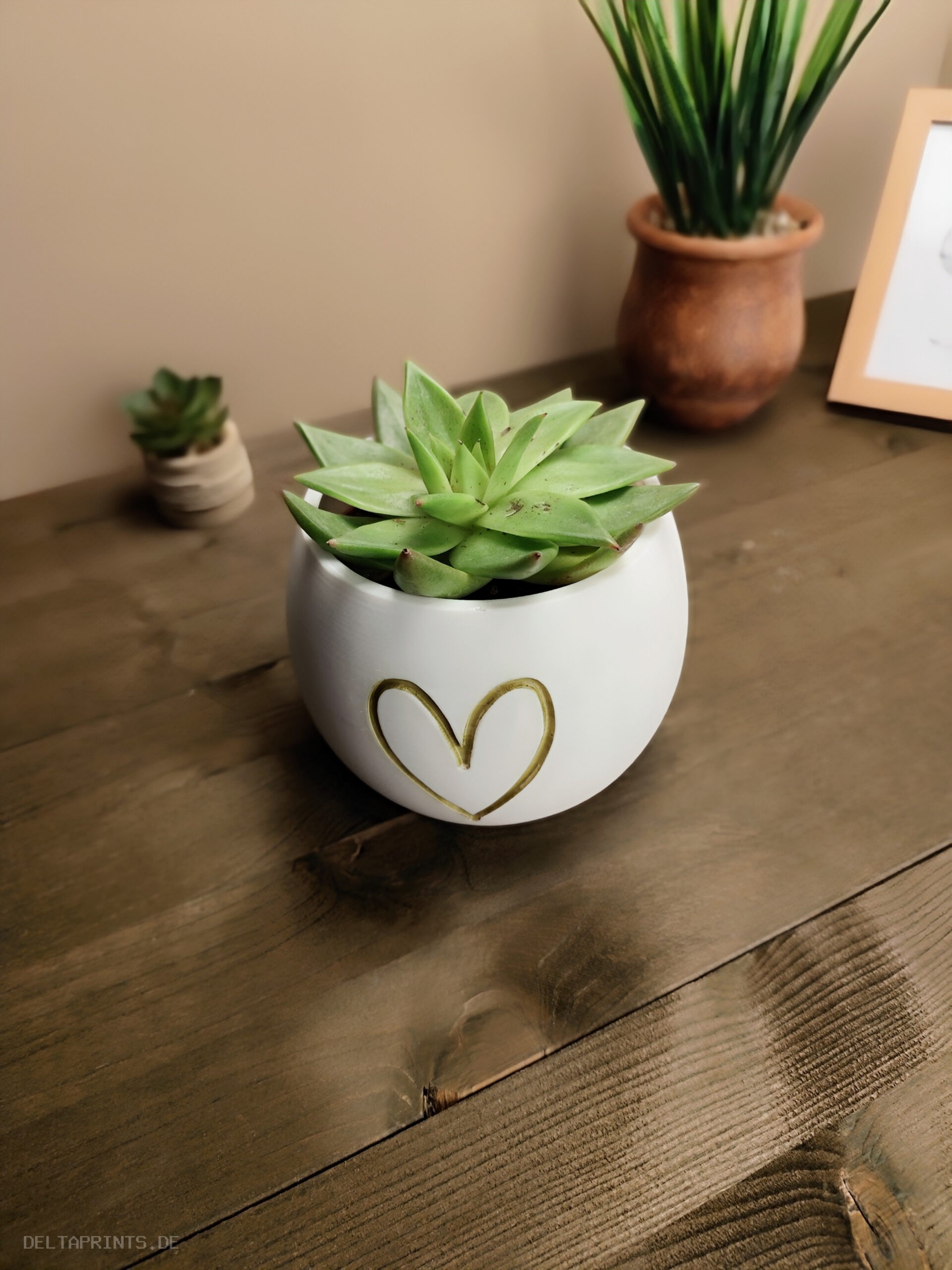 Small sweet heart plant pot 3D print product image 3 by Deltaprints