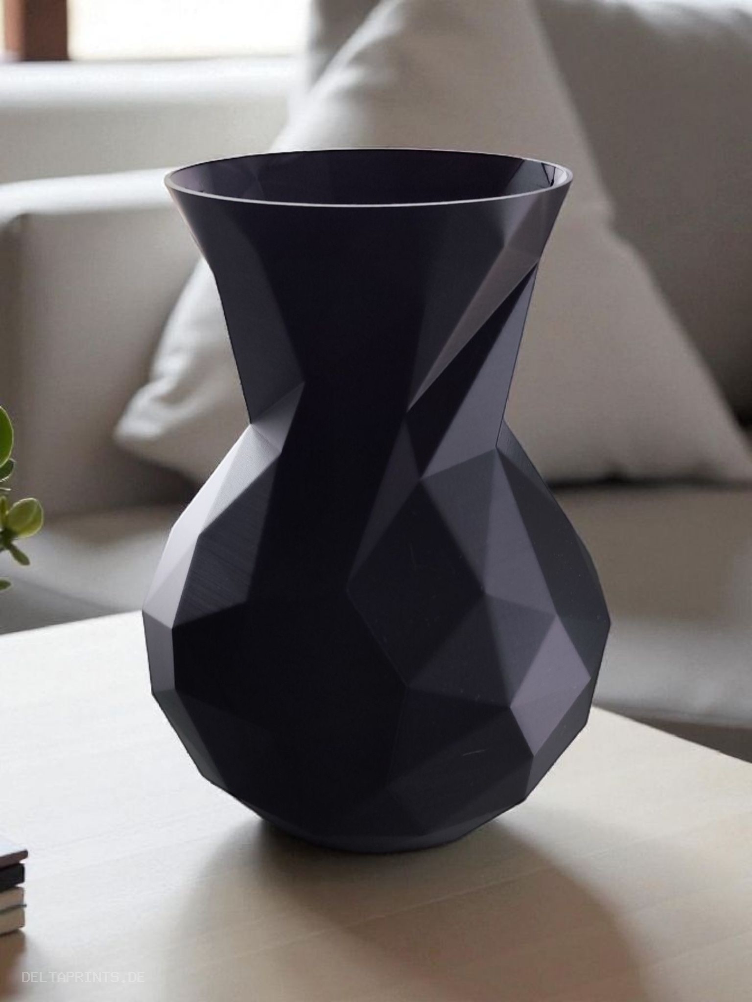 Minimalist low poly vase 3D print product image 3 by Deltaprints