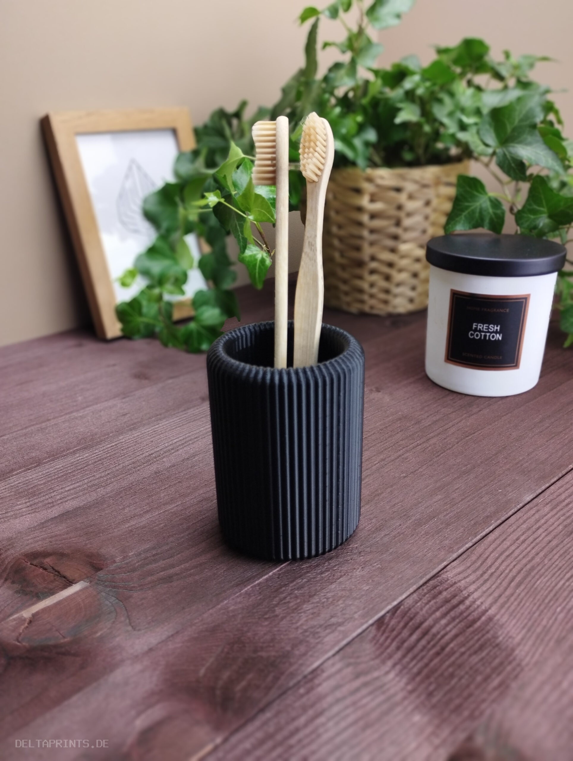 Modern Ribbed Toothbrush and Toothpaste Holder 3D print product image 2 by Deltaprints