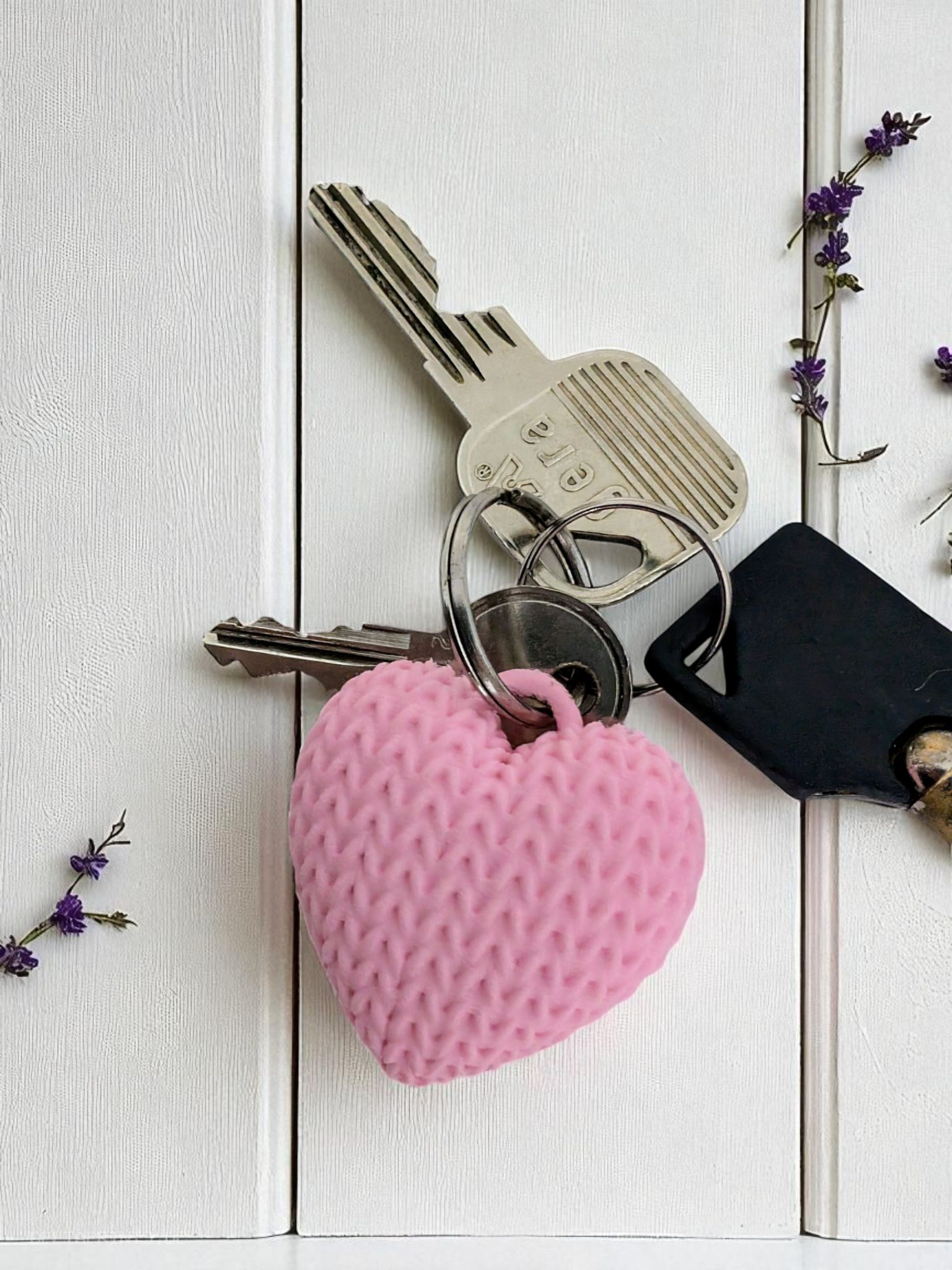 Cute Knitted Heart Keychain (No Assembly) 3D print product image 3 by Deltaprints